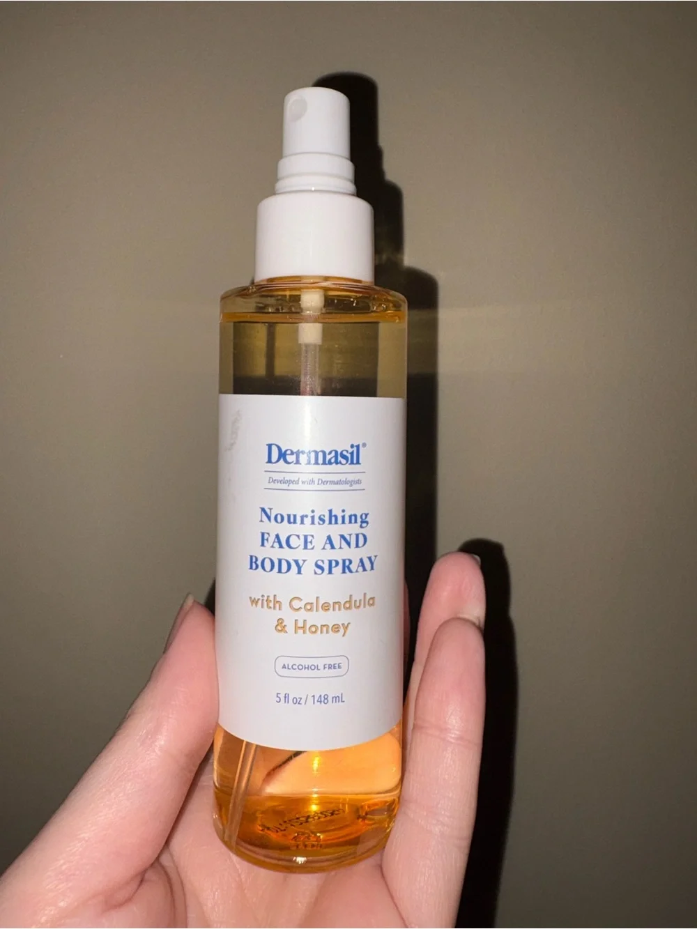 Dermasil Nourishing Face and Body Spray - Calendula & Honey (White & Gold)